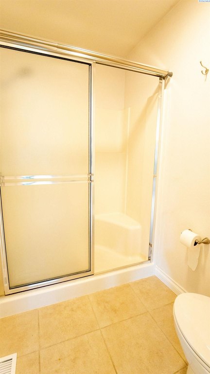 Kennewick, Washington, 99337, United States, 3 Bedrooms Bedrooms, ,2 BathroomsBathrooms,Residential,Forsale,1964557