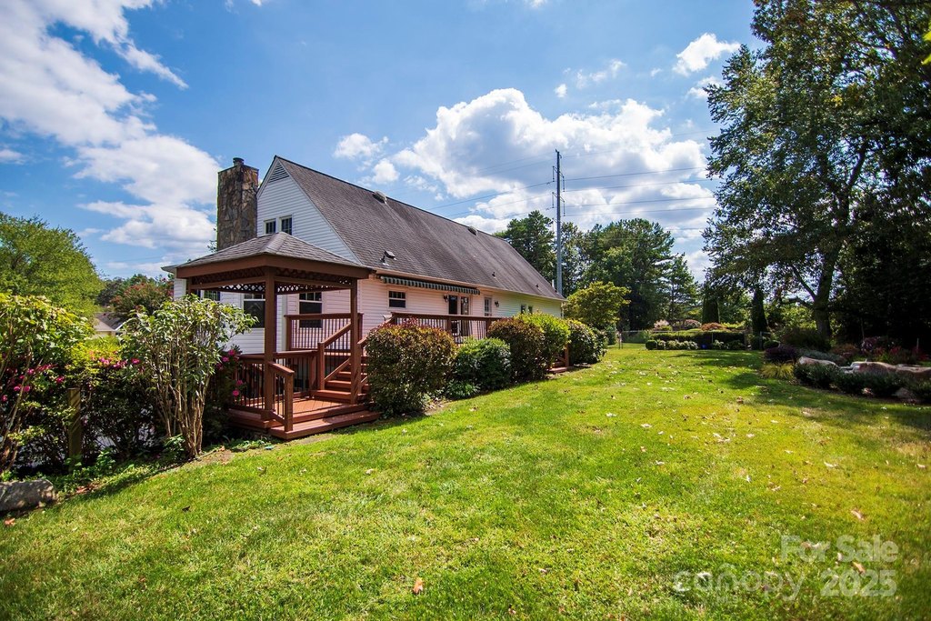 Hendersonville, North Carolina, 28792, United States, 3 Bedrooms Bedrooms, ,3 BathroomsBathrooms,Residential,Forsale,1960261