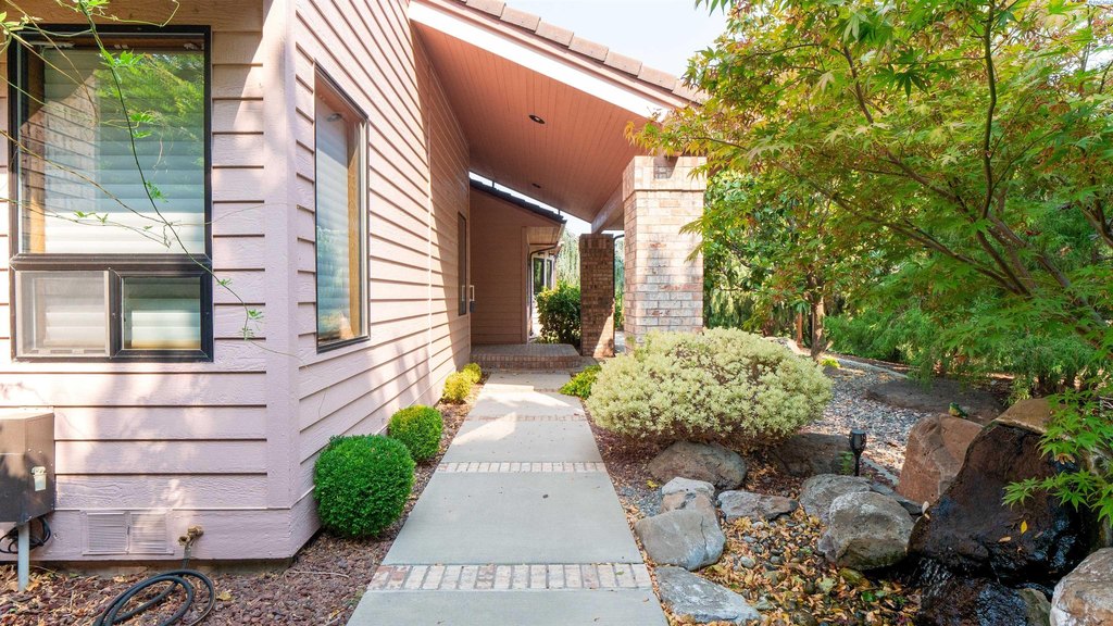 Richland, Washington, 99352, United States, 2 Bedrooms Bedrooms, ,3 BathroomsBathrooms,Residential,Forsale,1922429