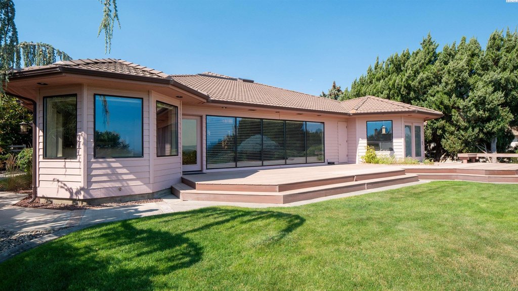 Richland, Washington, 99352, United States, 2 Bedrooms Bedrooms, ,3 BathroomsBathrooms,Residential,Forsale,1922429