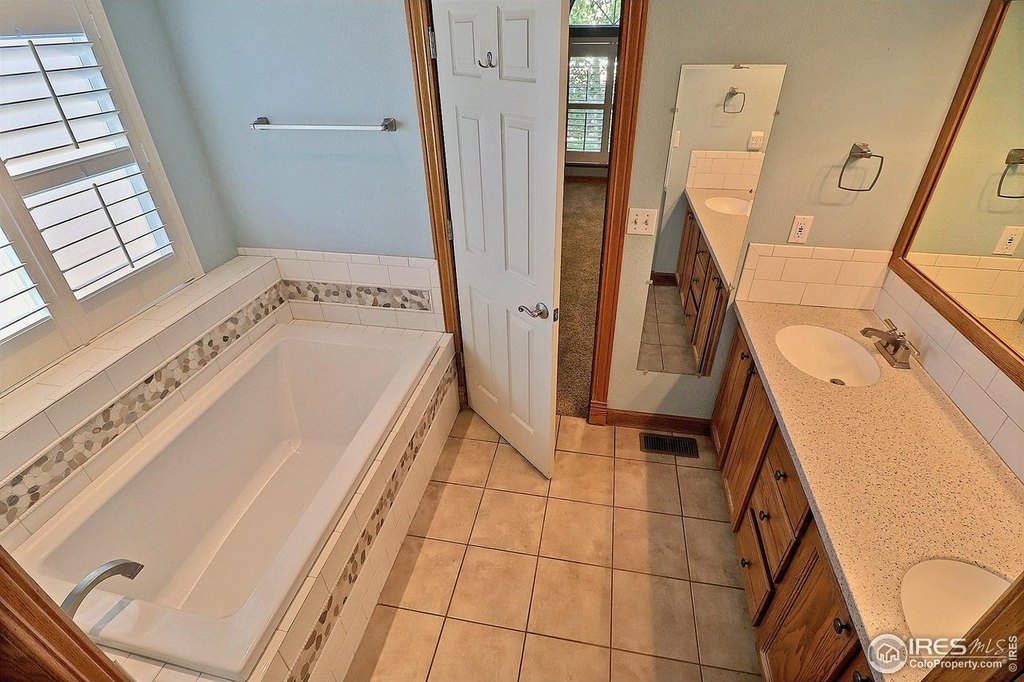 Greeley, Colorado, 80634, United States, 5 Bedrooms Bedrooms, ,3.5 BathroomsBathrooms,Residential,Forsale,2004213