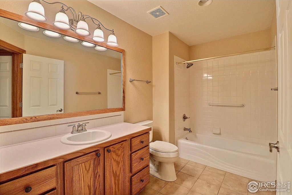 Greeley, Colorado, 80634, United States, 5 Bedrooms Bedrooms, ,3.5 BathroomsBathrooms,Residential,Forsale,2004213