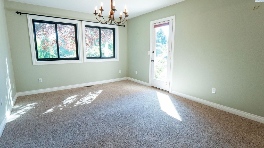 Kennewick, Washington, 99337, United States, 3 Bedrooms Bedrooms, ,2 BathroomsBathrooms,Residential,Forsale,1964557