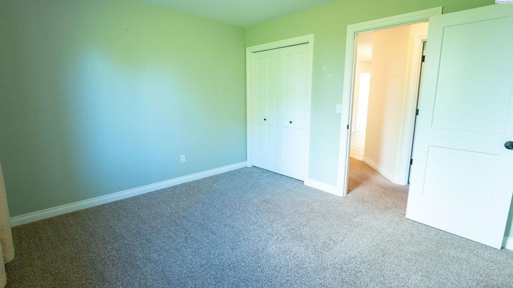 Kennewick, Washington, 99337, United States, 3 Bedrooms Bedrooms, ,2 BathroomsBathrooms,Residential,Forsale,1964557