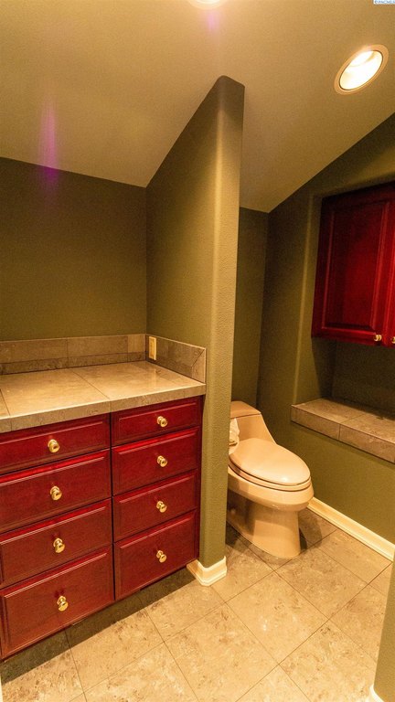 Richland, Washington, 99352, United States, 2 Bedrooms Bedrooms, ,3 BathroomsBathrooms,Residential,Forsale,1922429