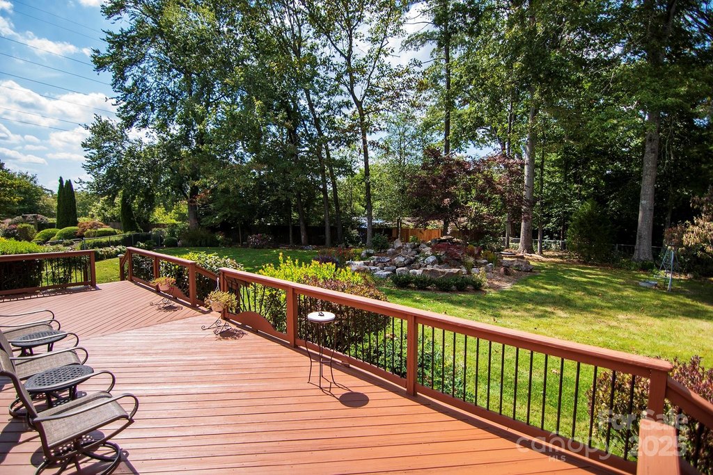 Hendersonville, North Carolina, 28792, United States, 3 Bedrooms Bedrooms, ,3 BathroomsBathrooms,Residential,Forsale,1960261