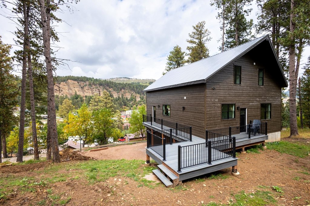 Deadwood, South Dakota, 57732, United States, 3 Bedrooms Bedrooms, ,2.5 BathroomsBathrooms,Residential,Forsale,1945958