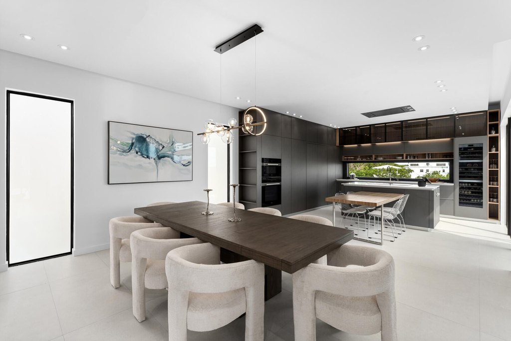 Key Largo, Florida, 33037, United States, 6 Bedrooms Bedrooms, ,5 BathroomsBathrooms,Residential,Forsale,2011107