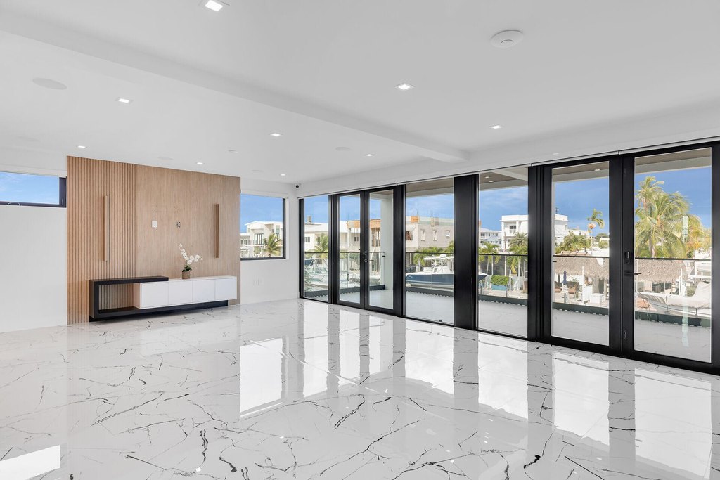 Key Largo, Florida, 33037, United States, 5 Bedrooms Bedrooms, ,4.5 BathroomsBathrooms,Residential,Forsale,1971991