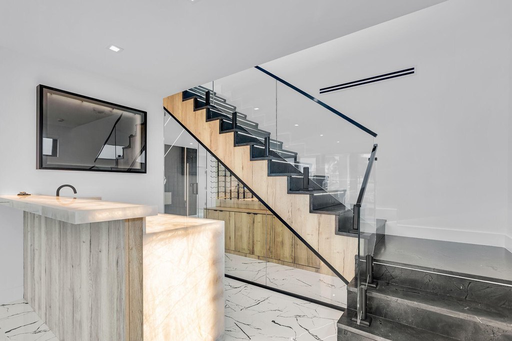 Key Largo, Florida, 33037, United States, 5 Bedrooms Bedrooms, ,4.5 BathroomsBathrooms,Residential,Forsale,1971991