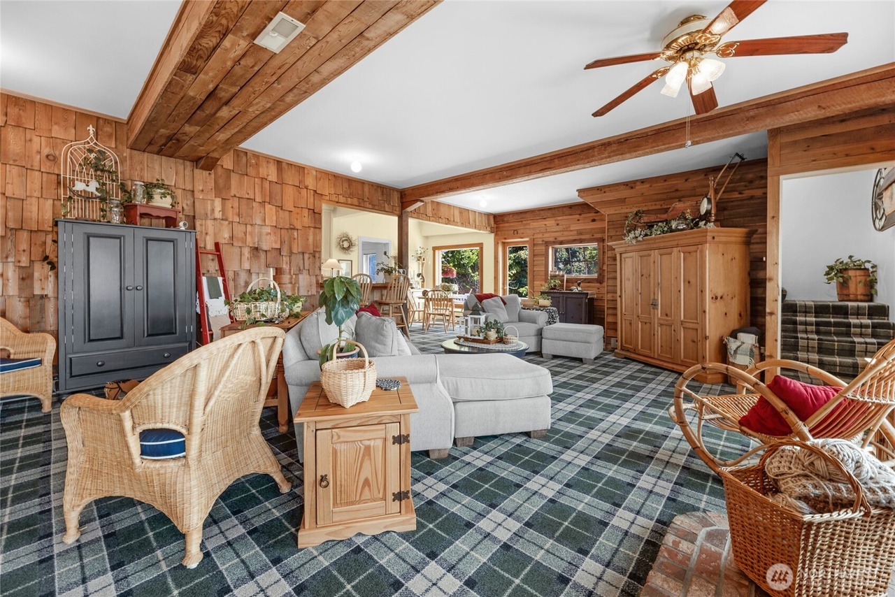 Silverdale, Washington, 98383, United States, 5 Bedrooms Bedrooms, ,3 BathroomsBathrooms,Residential,Forsale,1946238