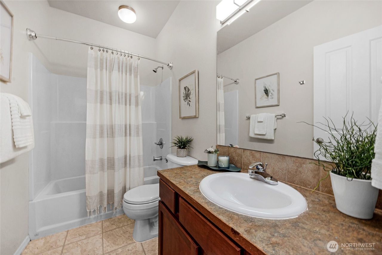 Bothell, Washington, 98012, United States, 2 Bedrooms Bedrooms, ,2 BathroomsBathrooms,Residential,Forsale,1946239