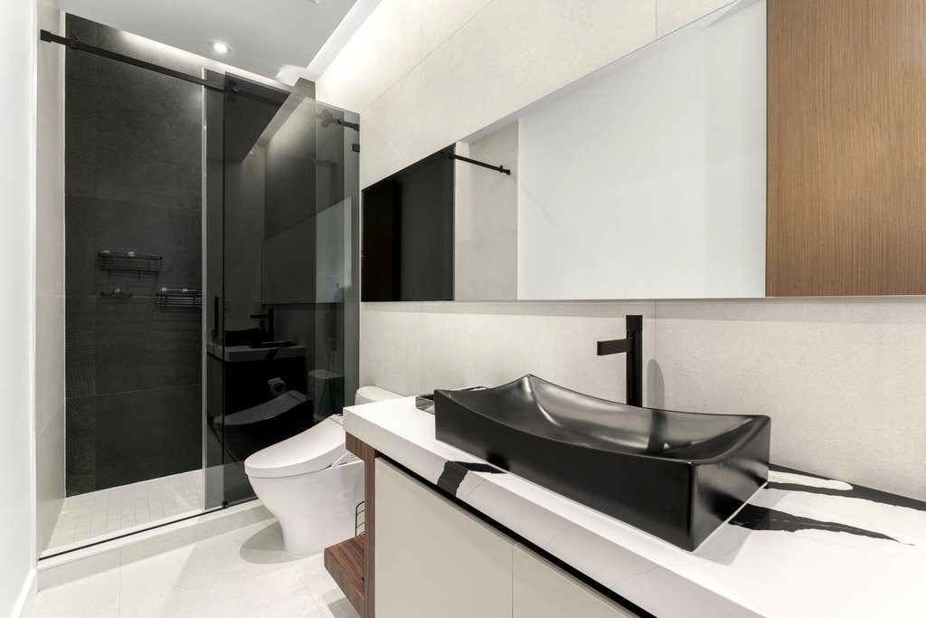 Key Largo, Florida, 33037, United States, 6 Bedrooms Bedrooms, ,5 BathroomsBathrooms,Residential,Forsale,2011107