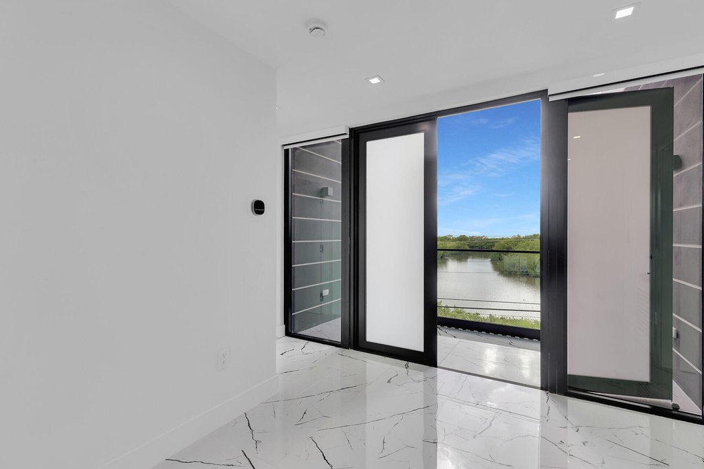 Key Largo, Florida, 33037, United States, 5 Bedrooms Bedrooms, ,4.5 BathroomsBathrooms,Residential,Forsale,1971991