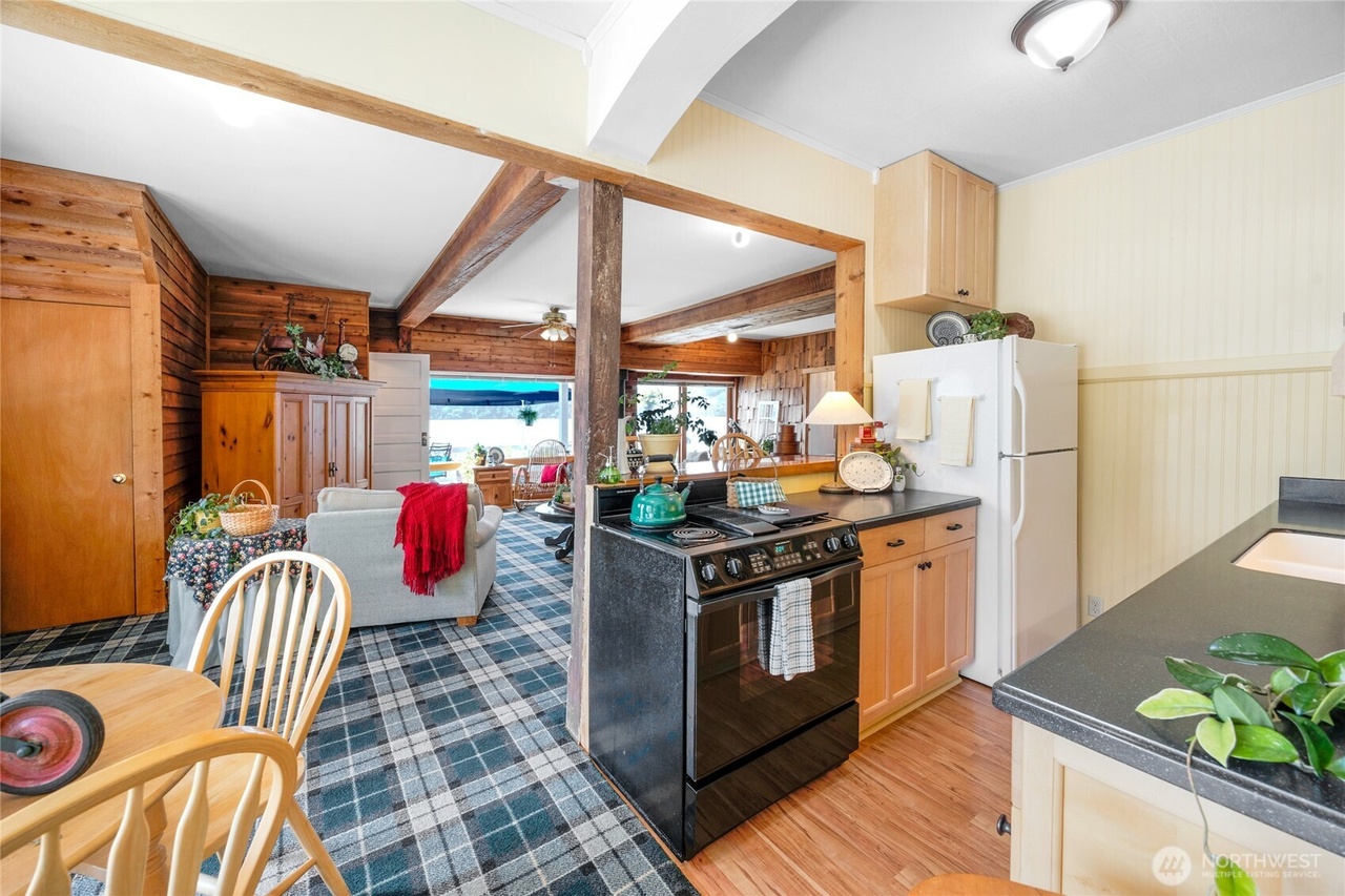 Silverdale, Washington, 98383, United States, 5 Bedrooms Bedrooms, ,3 BathroomsBathrooms,Residential,Forsale,1946238