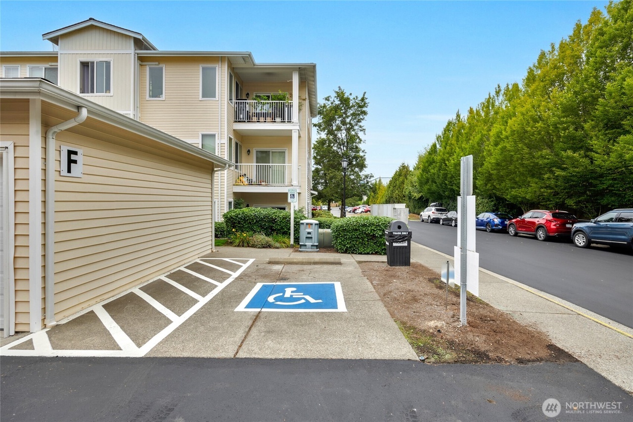 Bothell, Washington, 98012, United States, 2 Bedrooms Bedrooms, ,2 BathroomsBathrooms,Residential,Forsale,1946239