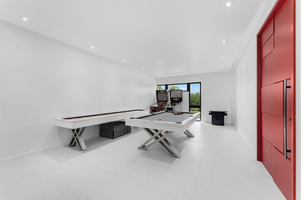 Key Largo, Florida, 33037, United States, 6 Bedrooms Bedrooms, ,5 BathroomsBathrooms,Residential,Forsale,2011107