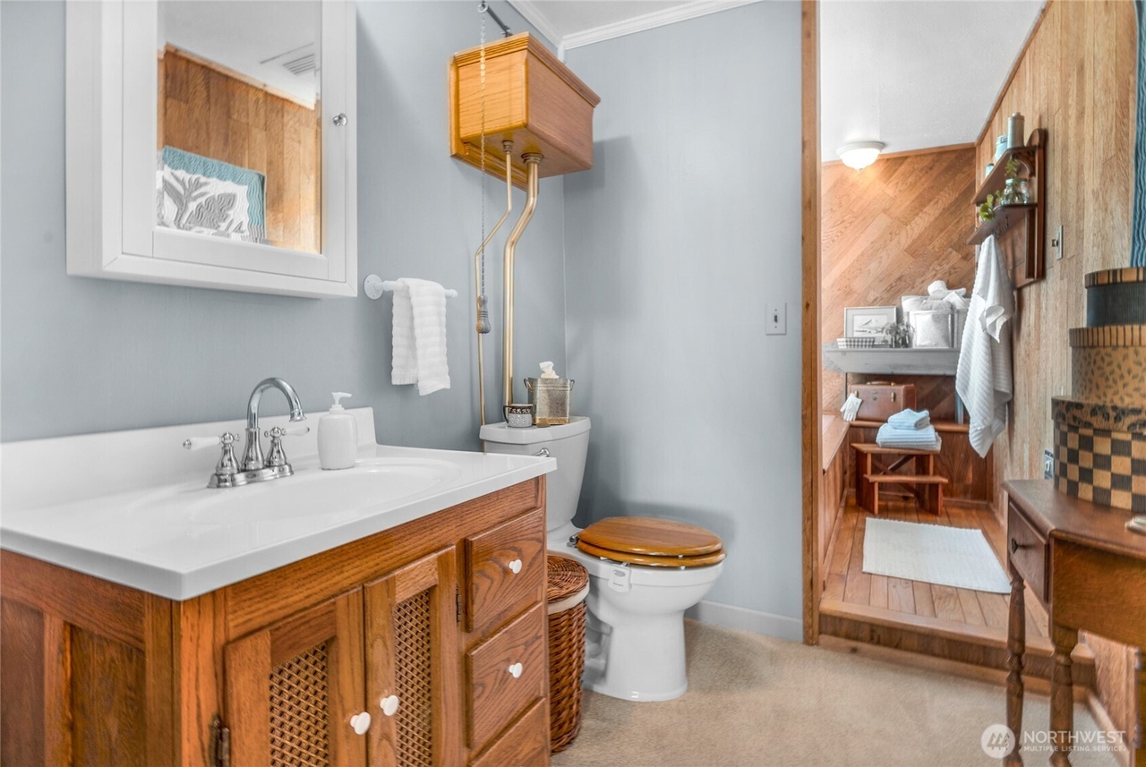 Silverdale, Washington, 98383, United States, 5 Bedrooms Bedrooms, ,3 BathroomsBathrooms,Residential,Forsale,1946238