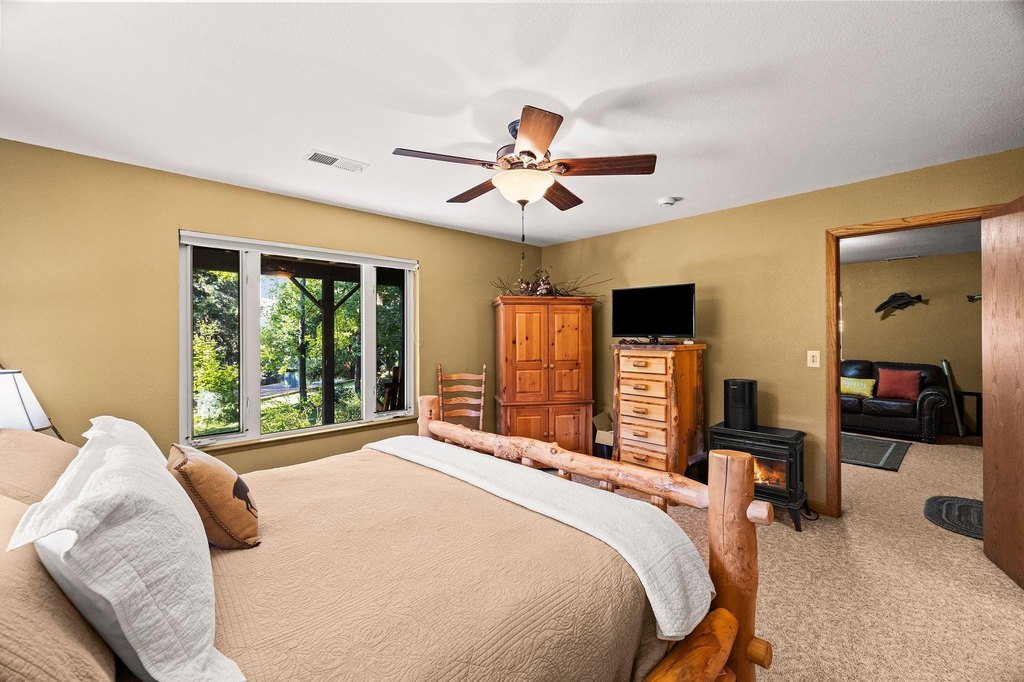 Lake Almanor, California, 96137, United States, 3 Bedrooms Bedrooms, ,2 BathroomsBathrooms,Residential,Forsale,1954170