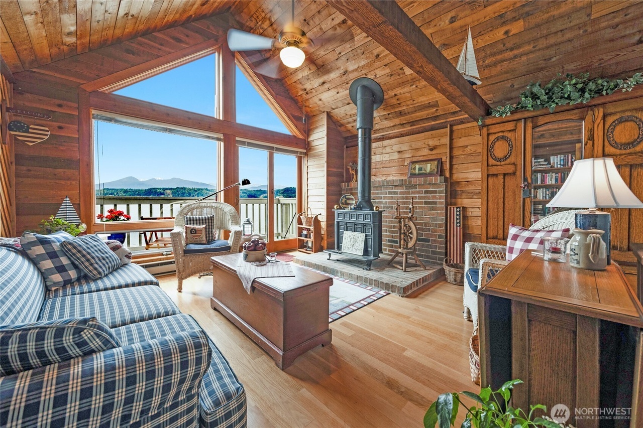 Silverdale, Washington, 98383, United States, 5 Bedrooms Bedrooms, ,3 BathroomsBathrooms,Residential,Forsale,1946238