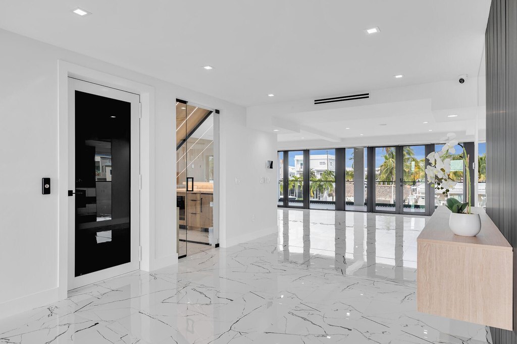 Key Largo, Florida, 33037, United States, 5 Bedrooms Bedrooms, ,4.5 BathroomsBathrooms,Residential,Forsale,1971991