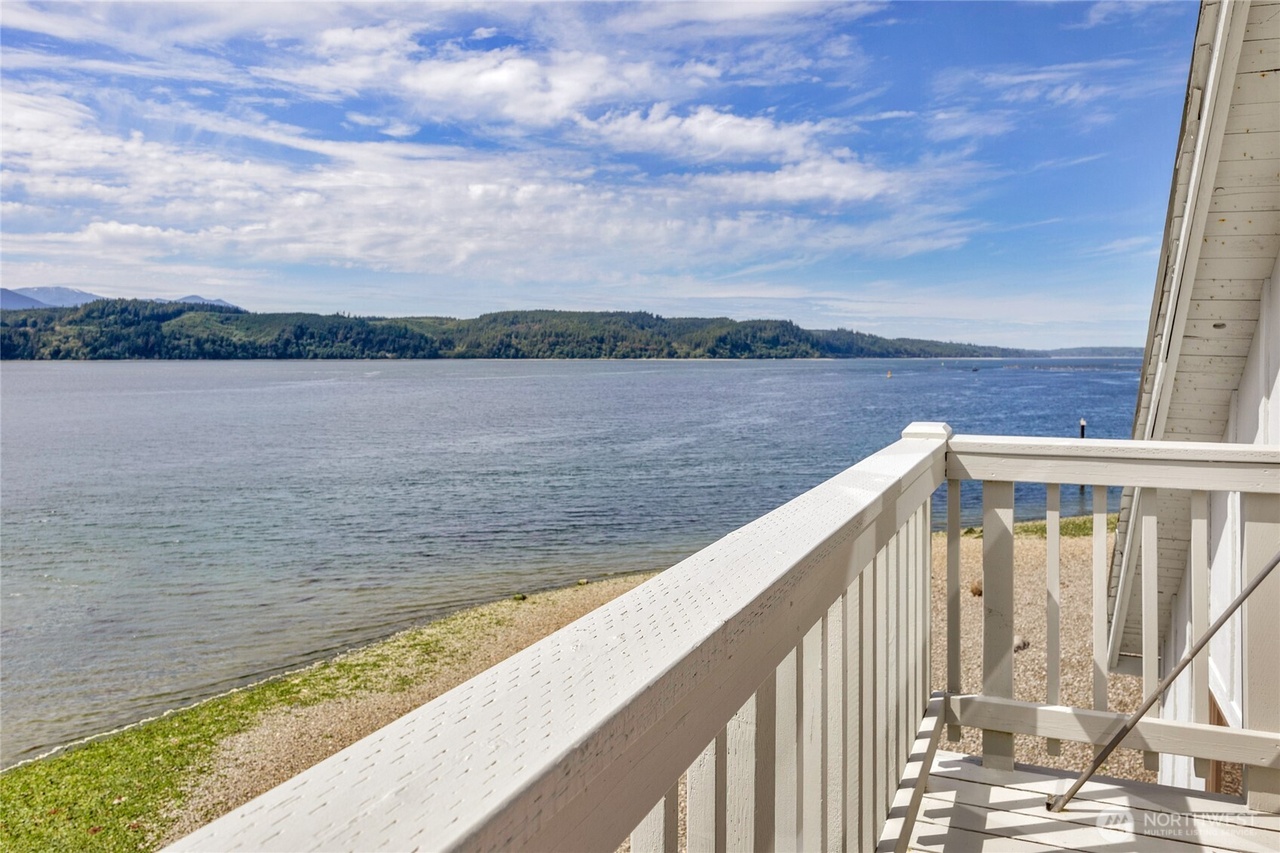 Silverdale, Washington, 98383, United States, 5 Bedrooms Bedrooms, ,3 BathroomsBathrooms,Residential,Forsale,1946238