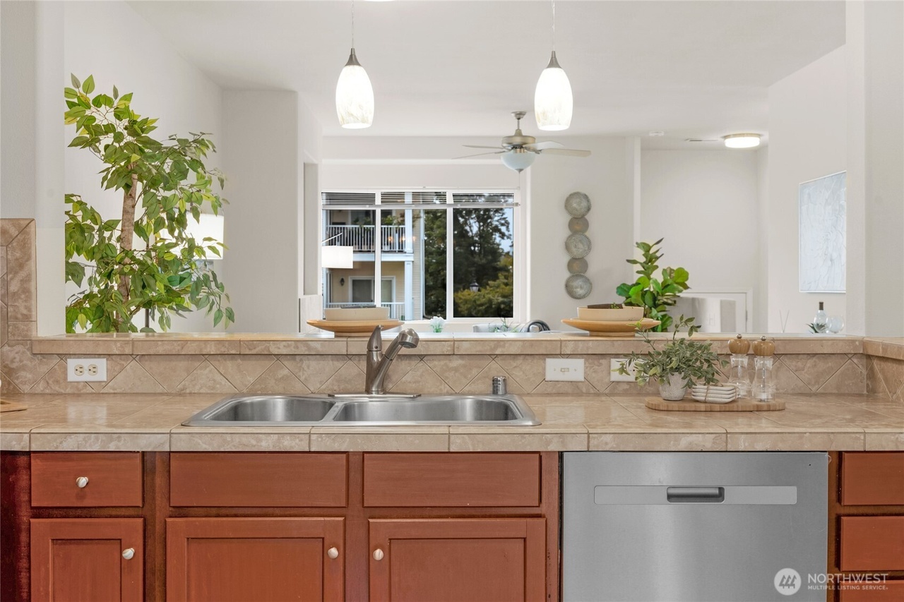 Bothell, Washington, 98012, United States, 2 Bedrooms Bedrooms, ,2 BathroomsBathrooms,Residential,Forsale,1946239