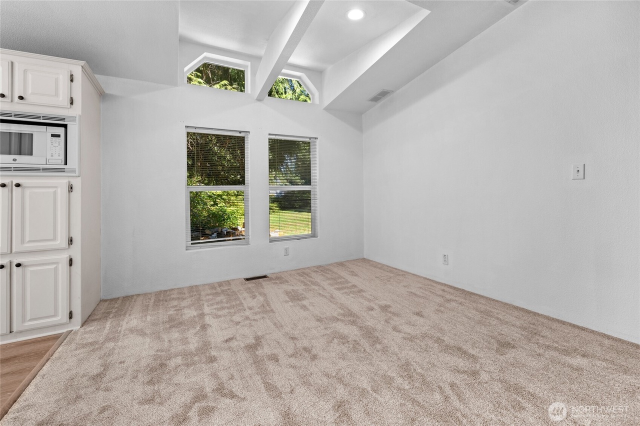 Bothell, Washington, 98021, United States, 3 Bedrooms Bedrooms, ,2 BathroomsBathrooms,Residential,Forsale,1946241