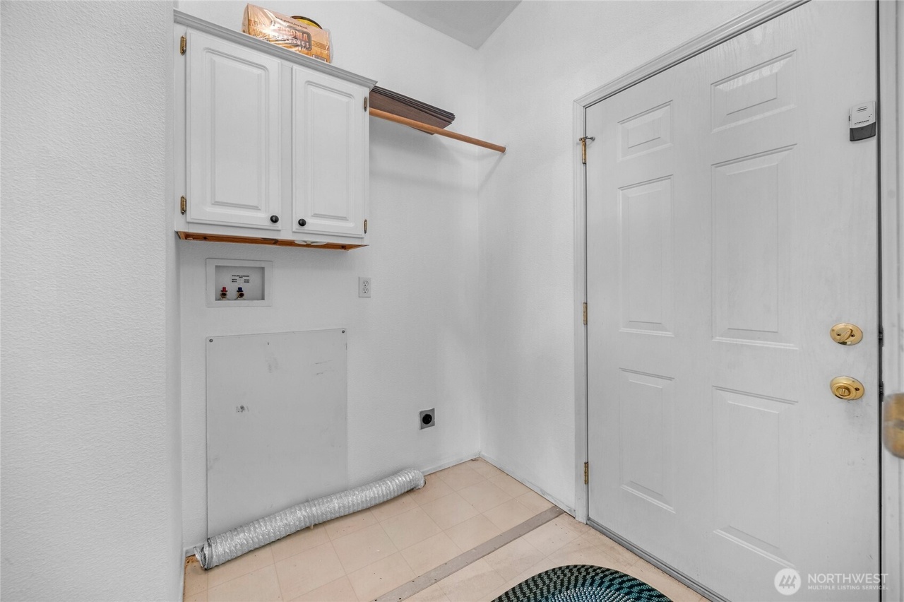 Bothell, Washington, 98021, United States, 3 Bedrooms Bedrooms, ,2 BathroomsBathrooms,Residential,Forsale,1946241