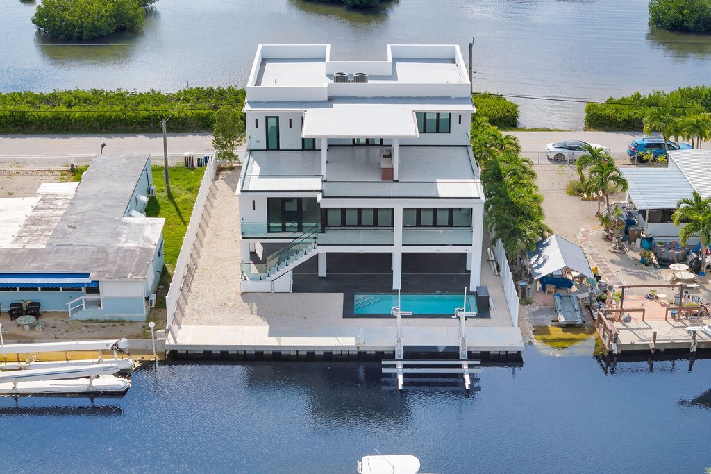 Key Largo, Florida, 33037, United States, 5 Bedrooms Bedrooms, ,4.5 BathroomsBathrooms,Residential,Forsale,1971991