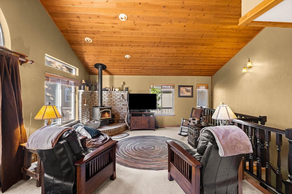 Lake Almanor, California, 96137, United States, 3 Bedrooms Bedrooms, ,2 BathroomsBathrooms,Residential,Forsale,1954170