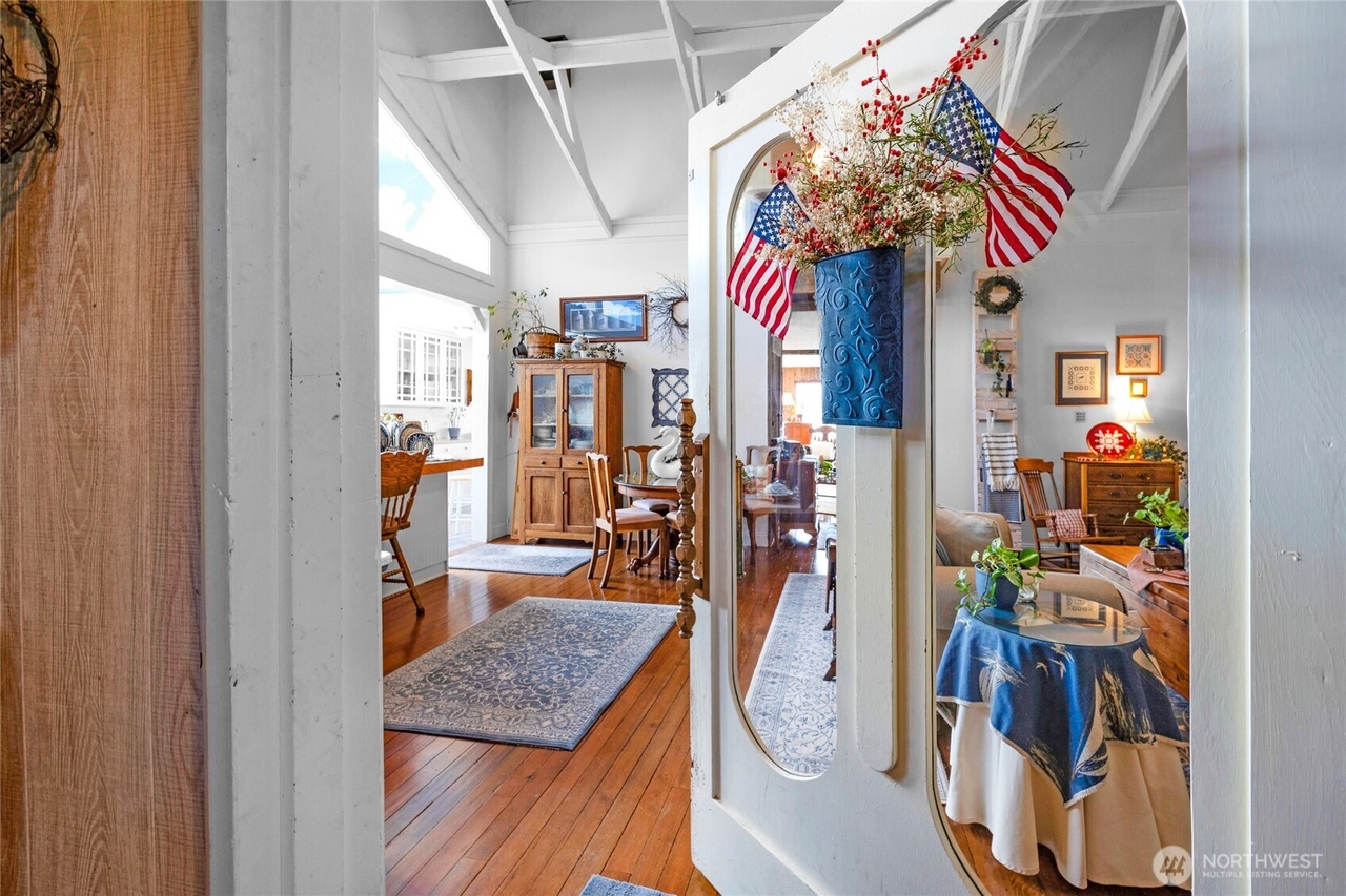 Silverdale, Washington, 98383, United States, 5 Bedrooms Bedrooms, ,3 BathroomsBathrooms,Residential,Forsale,1946238