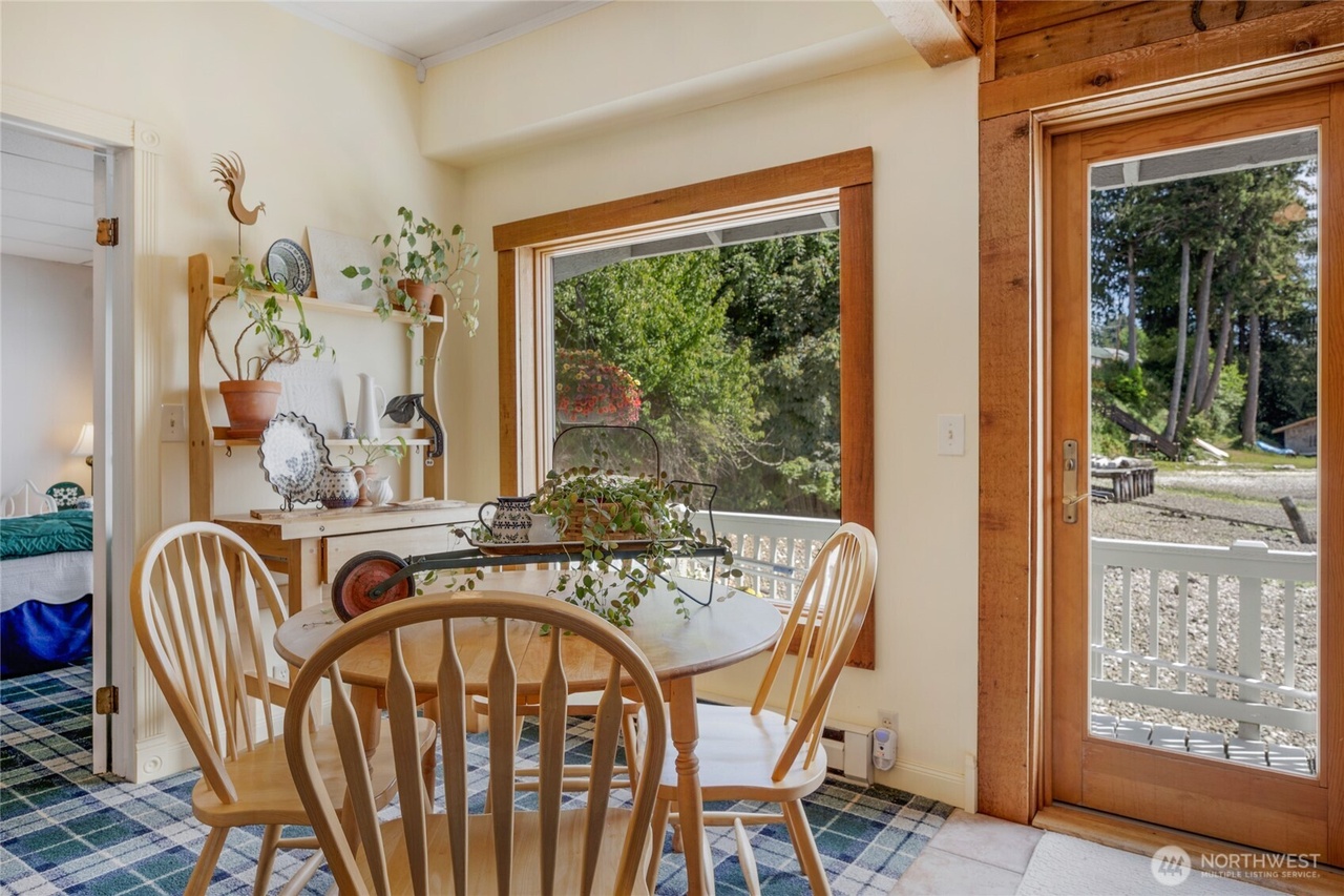 Silverdale, Washington, 98383, United States, 5 Bedrooms Bedrooms, ,3 BathroomsBathrooms,Residential,Forsale,1946238