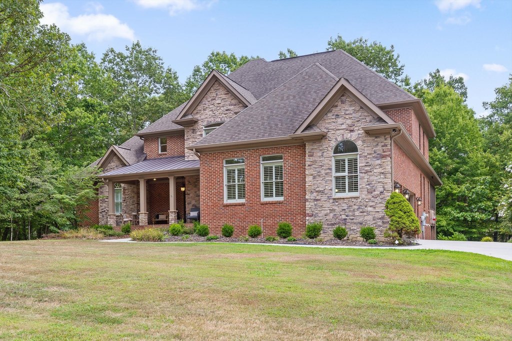 Signal Mountain, Tennessee, 37377, United States, 6 Bedrooms Bedrooms, ,4.5 BathroomsBathrooms,Residential,Forsale,1946768