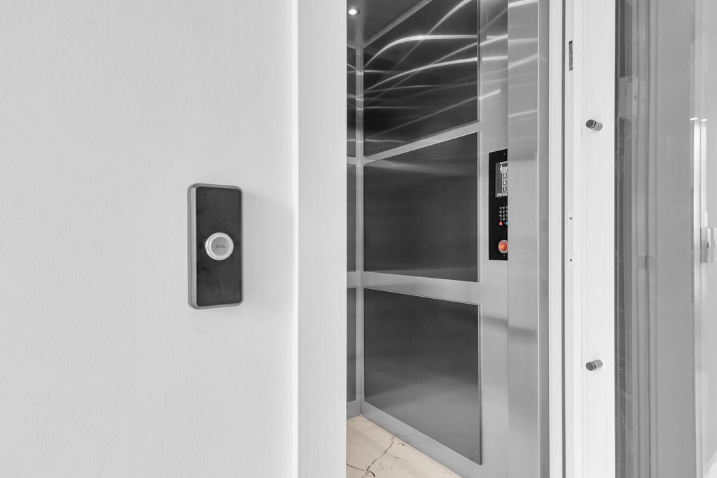 Key Largo, Florida, 33037, United States, 5 Bedrooms Bedrooms, ,4.5 BathroomsBathrooms,Residential,Forsale,1971991