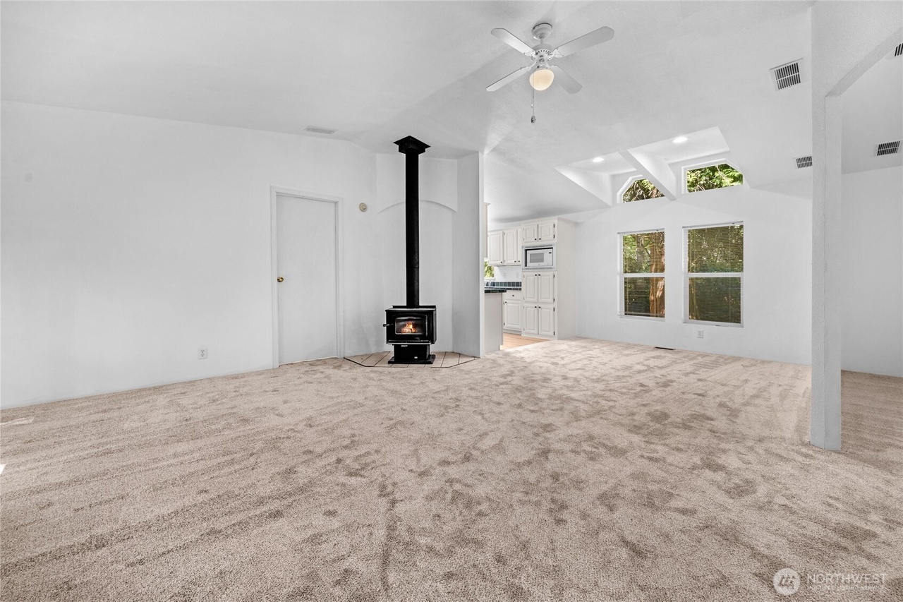 Bothell, Washington, 98021, United States, 3 Bedrooms Bedrooms, ,2 BathroomsBathrooms,Residential,Forsale,1946241