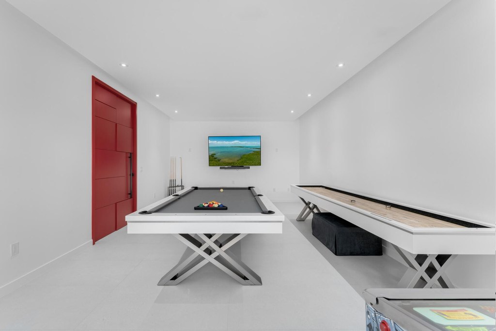 Key Largo, Florida, 33037, United States, 6 Bedrooms Bedrooms, ,5 BathroomsBathrooms,Residential,Forsale,2011107