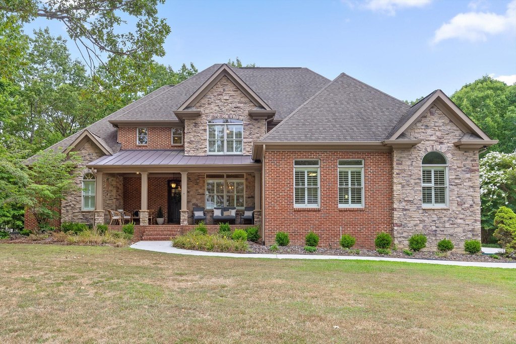 Signal Mountain, Tennessee, 37377, United States, 6 Bedrooms Bedrooms, ,4.5 BathroomsBathrooms,Residential,Forsale,1946768