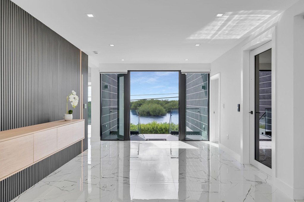 Key Largo, Florida, 33037, United States, 5 Bedrooms Bedrooms, ,4.5 BathroomsBathrooms,Residential,Forsale,1971991