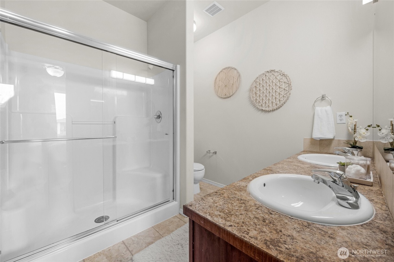 Bothell, Washington, 98012, United States, 2 Bedrooms Bedrooms, ,2 BathroomsBathrooms,Residential,Forsale,1946239