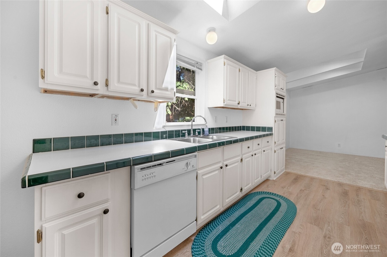 Bothell, Washington, 98021, United States, 3 Bedrooms Bedrooms, ,2 BathroomsBathrooms,Residential,Forsale,1946241