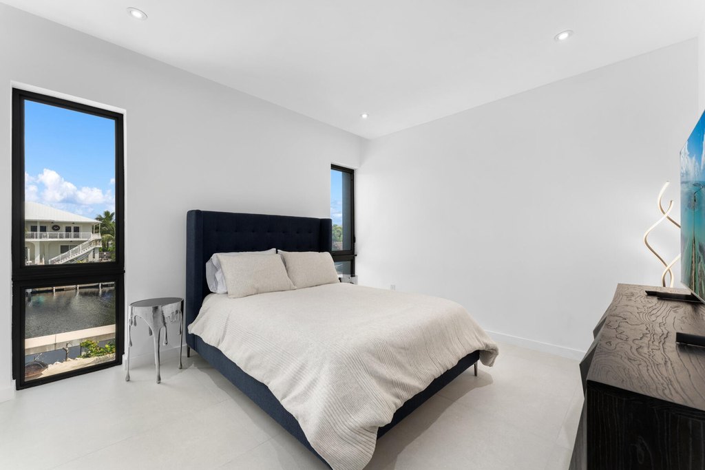 Key Largo, Florida, 33037, United States, 6 Bedrooms Bedrooms, ,5 BathroomsBathrooms,Residential,Forsale,2011107