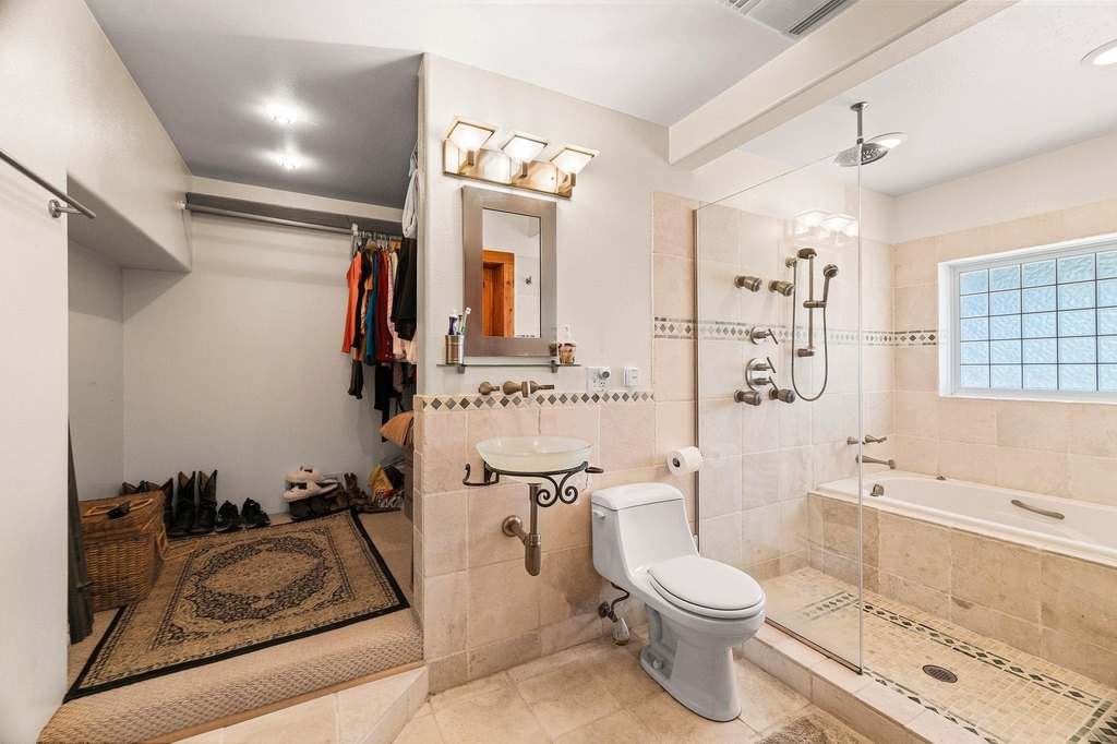 Lake Almanor, California, 96137, United States, 3 Bedrooms Bedrooms, ,2 BathroomsBathrooms,Residential,Forsale,1954170