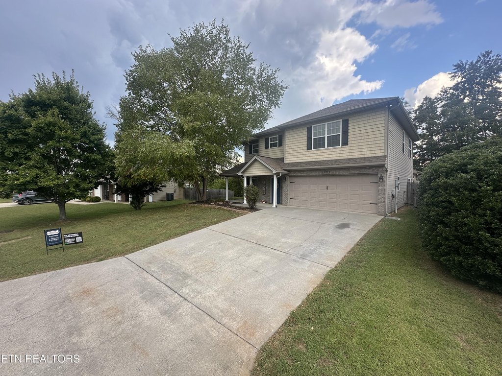 Maryville, Tennessee, 37801, United States, 5 Bedrooms Bedrooms, ,3.5 BathroomsBathrooms,Residential,Forsale,1952826