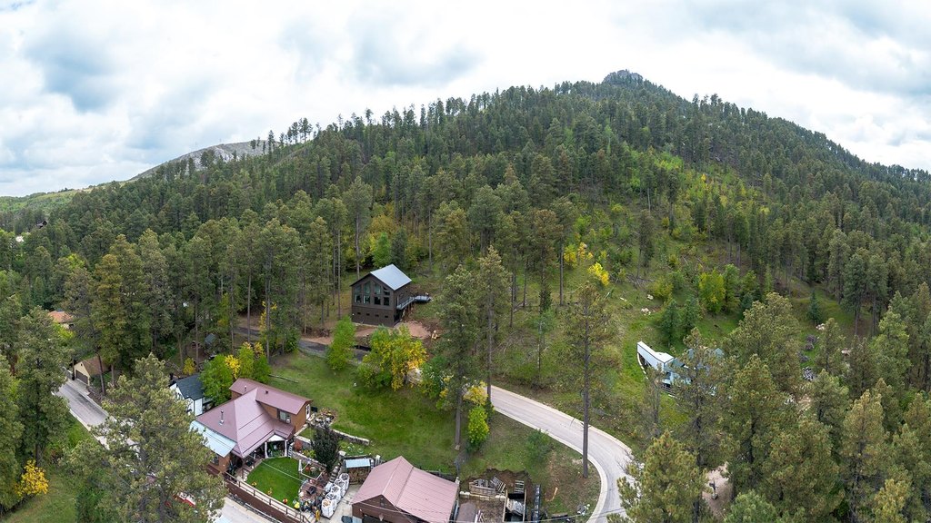 Deadwood, South Dakota, 57732, United States, 3 Bedrooms Bedrooms, ,2.5 BathroomsBathrooms,Residential,Forsale,1945958