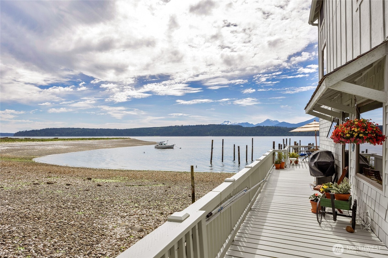 Silverdale, Washington, 98383, United States, 5 Bedrooms Bedrooms, ,3 BathroomsBathrooms,Residential,Forsale,1946238