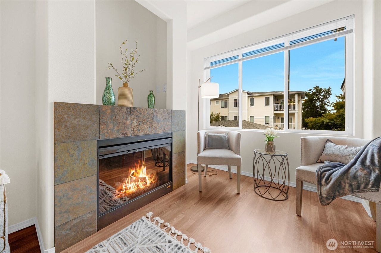 Bothell, Washington, 98012, United States, 2 Bedrooms Bedrooms, ,2 BathroomsBathrooms,Residential,Forsale,1946239