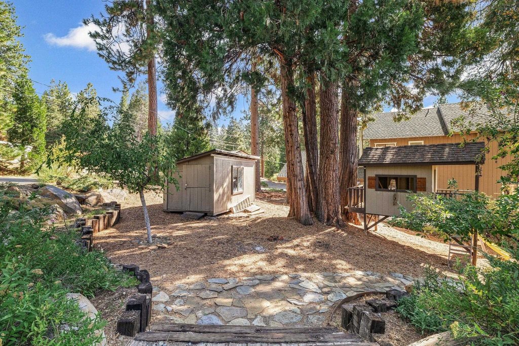 Lake Almanor, California, 96137, United States, 3 Bedrooms Bedrooms, ,2 BathroomsBathrooms,Residential,Forsale,1954170