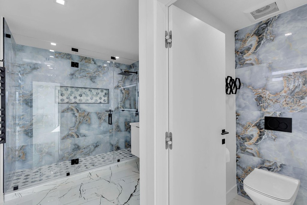 Key Largo, Florida, 33037, United States, 5 Bedrooms Bedrooms, ,4.5 BathroomsBathrooms,Residential,Forsale,1971991