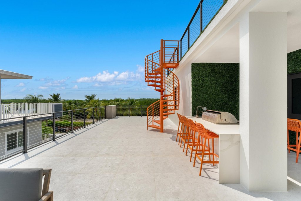 Key Largo, Florida, 33037, United States, 6 Bedrooms Bedrooms, ,5 BathroomsBathrooms,Residential,Forsale,2011107